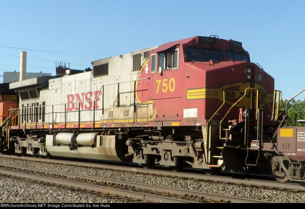 BNSF 750